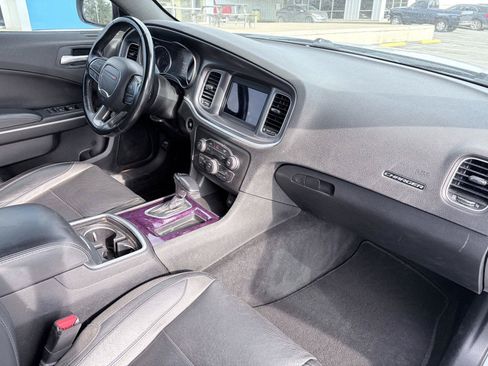 Used 2021 Dodge Charger SXT w/ Leather Interior Group RWD image 16
