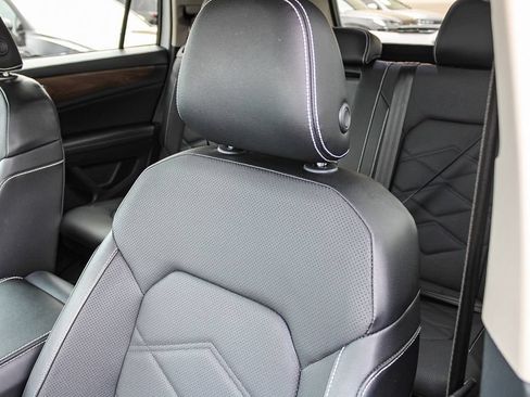 Used 2024 Volkswagen Atlas SE AWD/4WD image 25