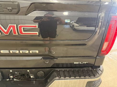 Used 2025 GMC Sierra 1500 SLT AWD/4WD image 22