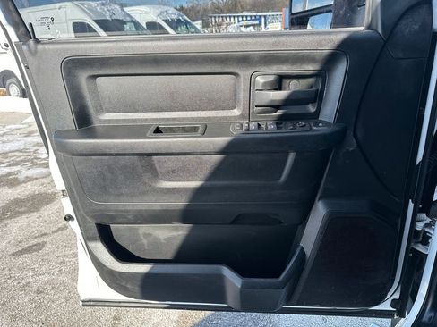 Used 2024 RAM 3500 Tradesman w/ Chrome Appearance Group image 33