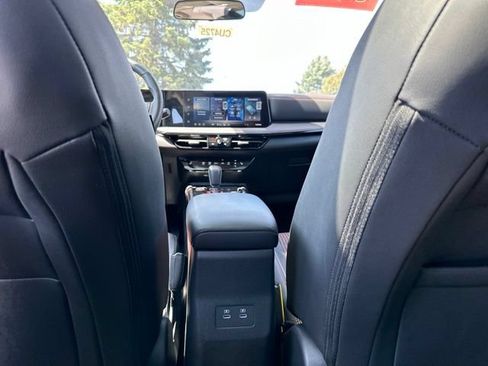Used 2026 Nissan Kicks SR w/ SR Premium Package AWD/4WD image 19
