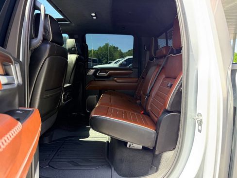 Used 2025 GMC Sierra 2500 Denali Ultimate image 39
