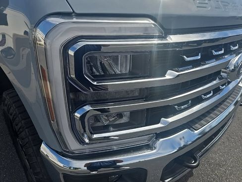 Used 2025 Ford F350 Lariat w/ Tremor Off-Road Package AWD/4WD image 30