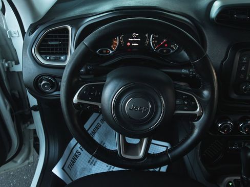 Used 2016 Jeep Renegade Latitude image 20