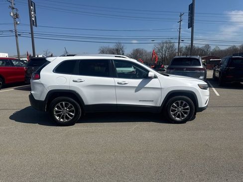 Used 2019 Jeep Cherokee Latitude Plus w/ Comfort/Convenience Group image 9