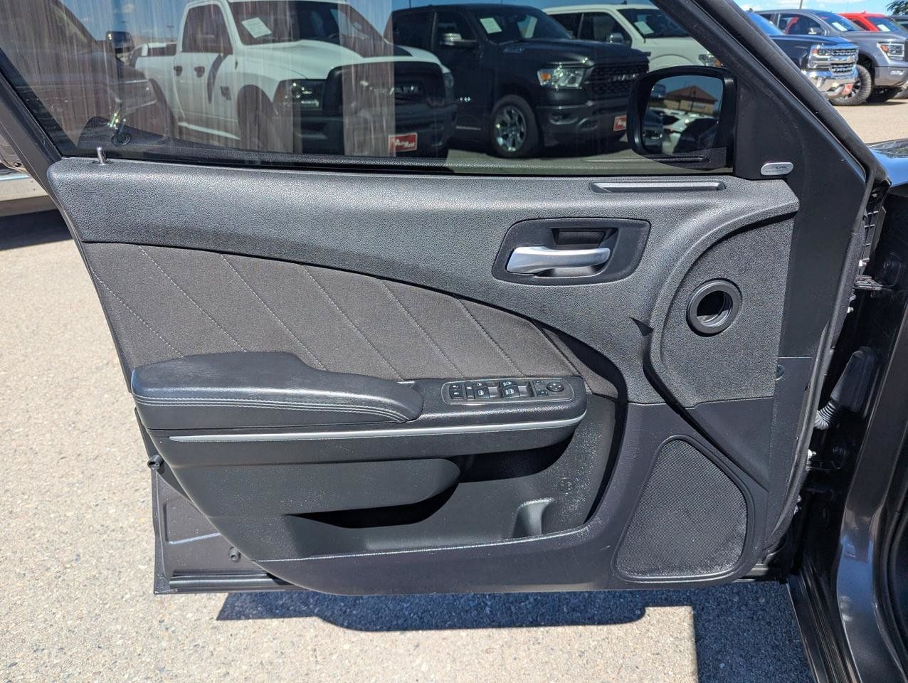 Used 2023 Dodge Charger SXT RWD image 9