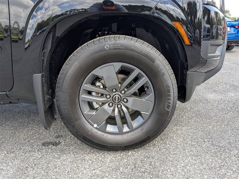 New 2025 Nissan Frontier SV image 12