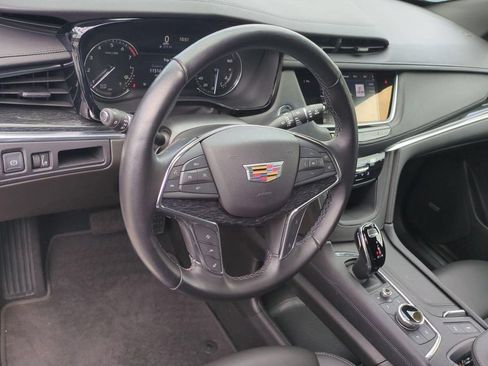 Used 2022 Cadillac XT5 Premium Luxury AWD/4WD image 9