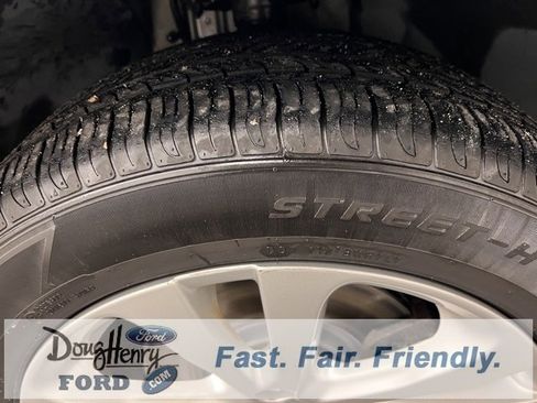 Used 2015 Chrysler 200 Limited image 16