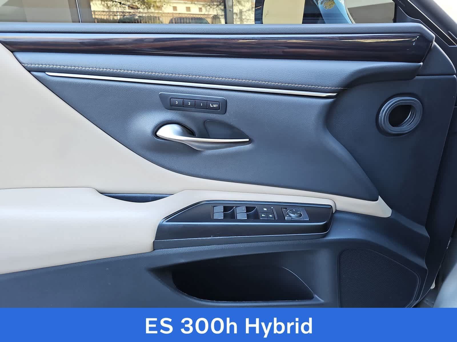 Used 2019 Lexus ES 300h w/ Premium Package FWD image 28