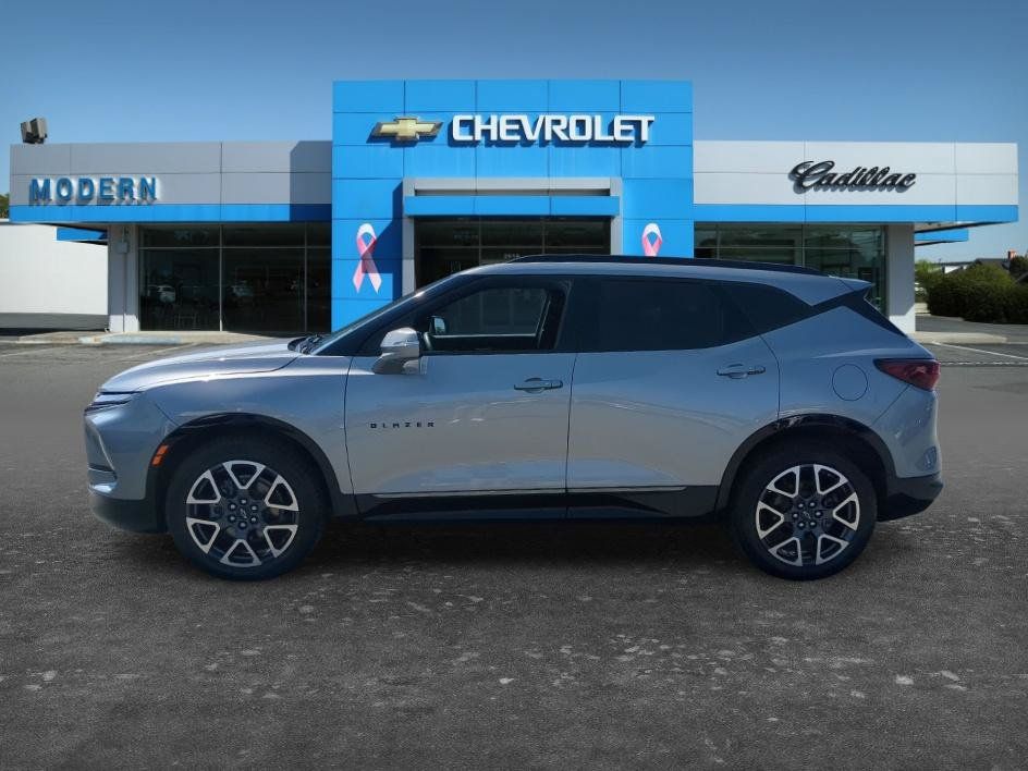 Used 2023 Chevrolet Blazer RS AWD/4WD image 1