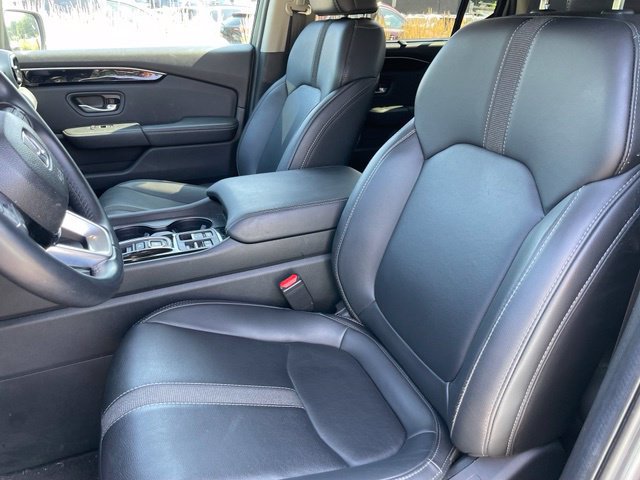 Used 2025 Honda Pilot EX-L image 6