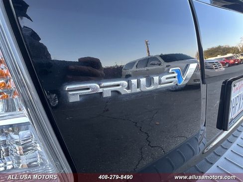 Used 2012 Toyota Prius V Three image 9