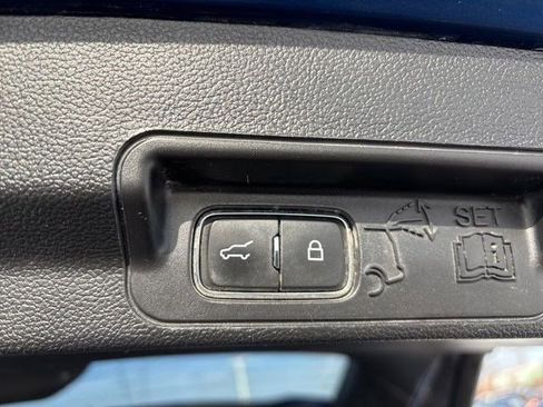 Used 2020 Ford Explorer ST w/ ST Street Pack image 39