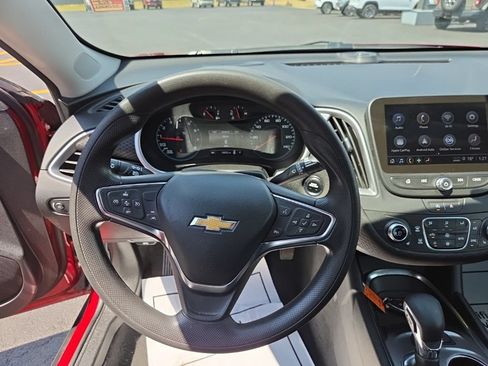 Used 2025 Chevrolet Malibu LT FWD image 11