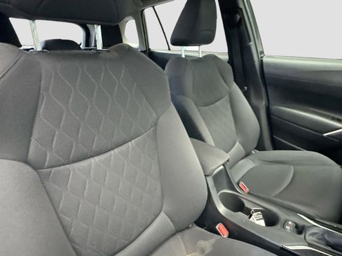 Used 2022 Toyota Corolla Cross LE w/ Moonroof Package image 16