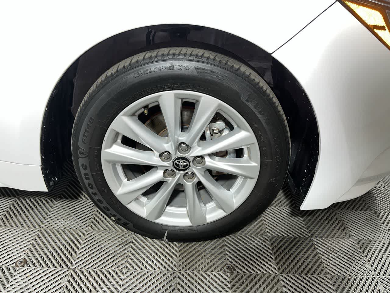 Used 2025 Toyota Corolla LE w/ LE Premium Package FWD image 8