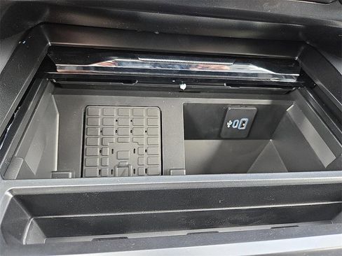 New 2025 Ford F350 Lariat w/ Chrome Package image 17