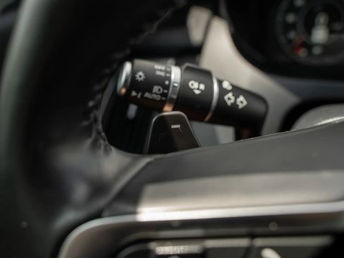 Used 2020 Jaguar E-PACE SE image 24