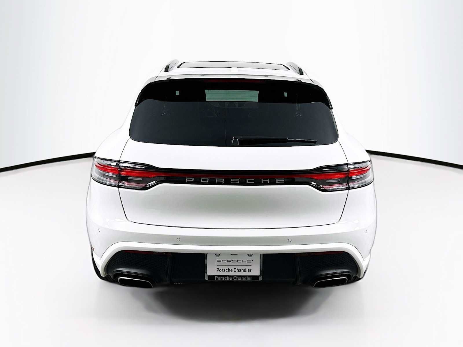 Used 2026 Porsche Macan AWD/4WD image 10