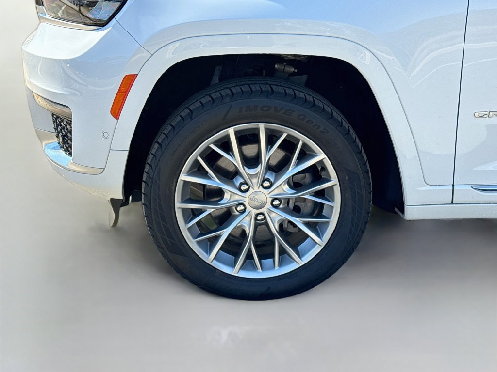 Used 2023 Jeep Grand Cherokee L Summit RWD image 42