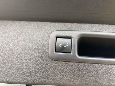 Used 2023 Toyota Highlander XLE image 21