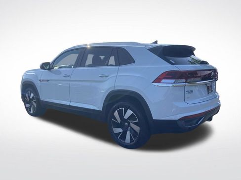Used 2025 Volkswagen Atlas Cross Sport SE FWD image 4