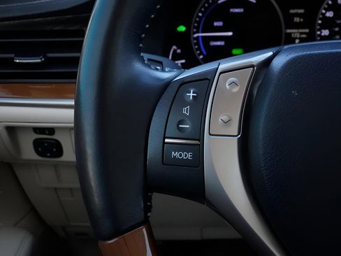 Used 2013 Lexus ES 300h w/ Luxury Pkg image 31