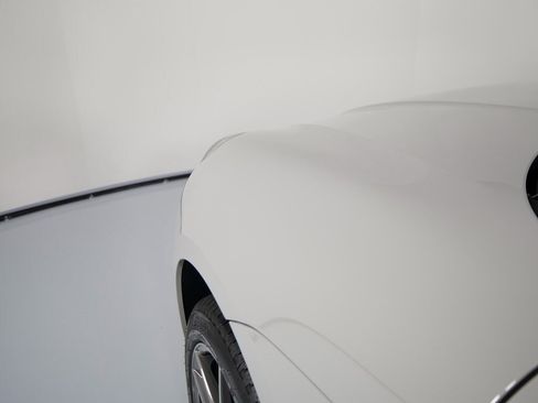 New 2026 Porsche Macan image 40