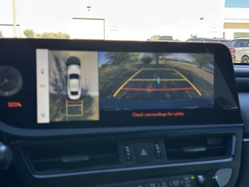 Used 2023 Lexus ES 300h Ultra Luxury image 33