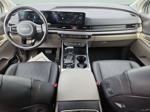 Used 2025 Kia Carnival EX FWD image 21