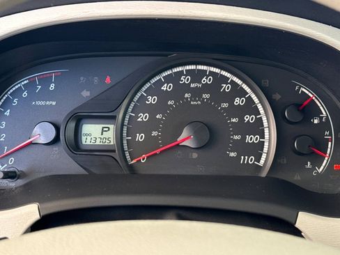 Used 2012 Toyota Sienna LE image 17