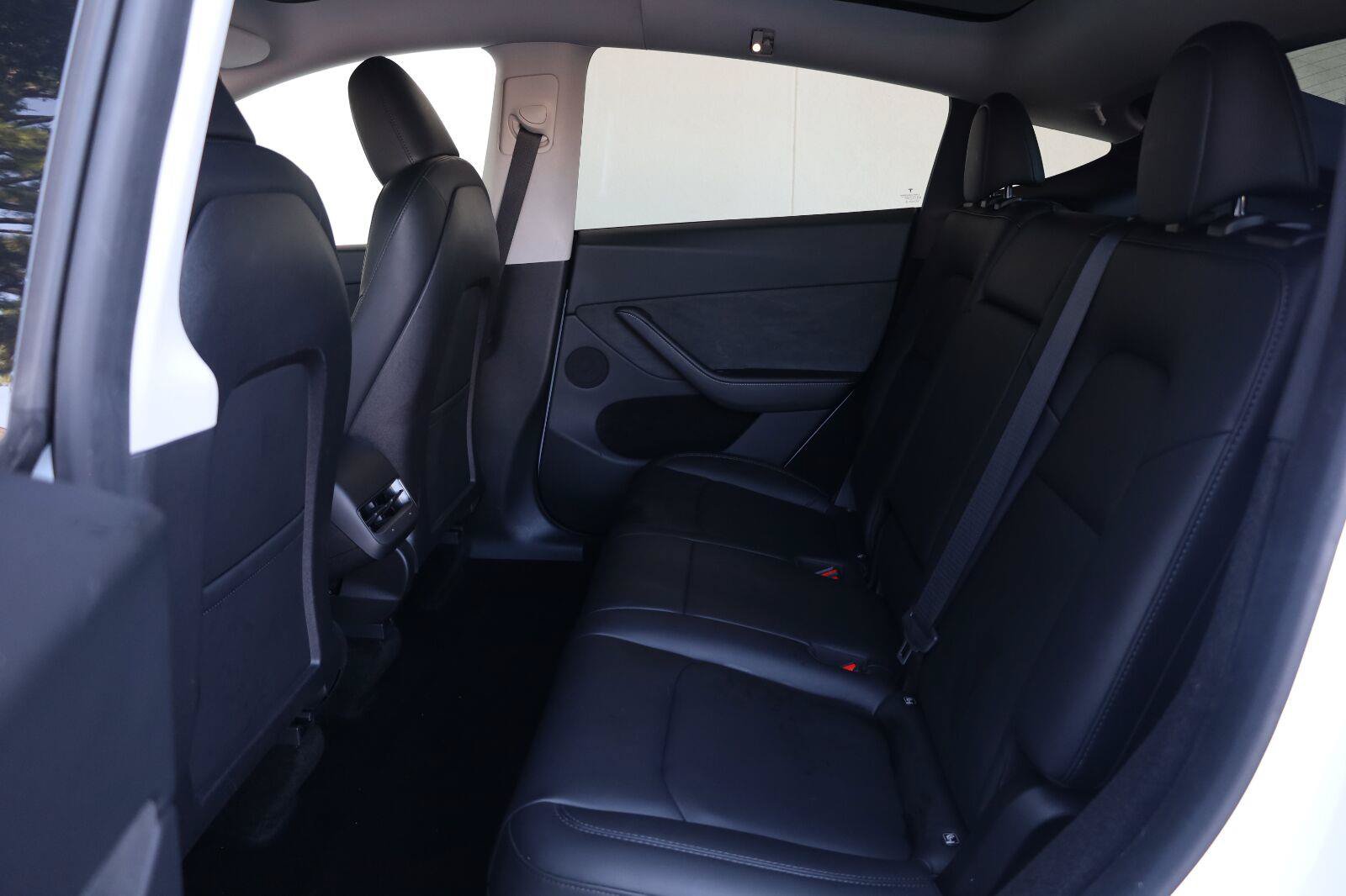 Used 2023 Tesla Model Y Long Range AWD/4WD image 21