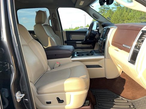 Used 2017 RAM 2500 Laramie image 27