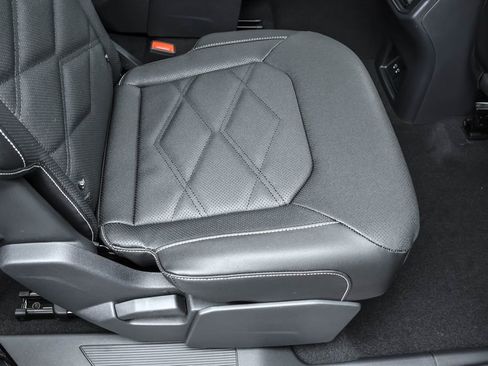 New 2026 Volkswagen Atlas SE image 40