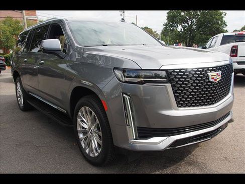 Used 2021 Cadillac Escalade ESV Premium Luxury w/ LPO, Illumination Package image 7