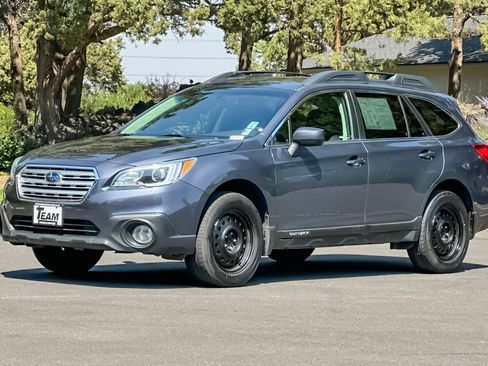 Used 2017 Subaru Outback 2.5i Premium AWD/4WD image 9