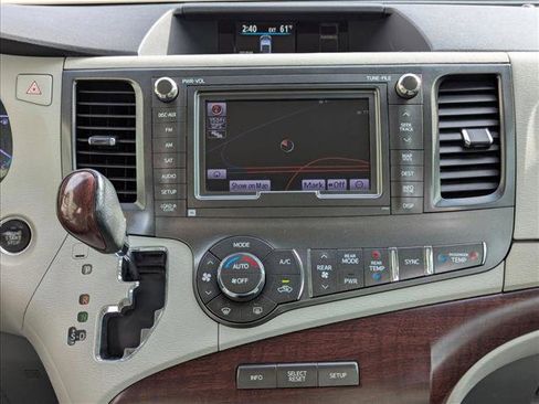 Used 2011 Toyota Sienna XLE w/ Premium Pkg image 15