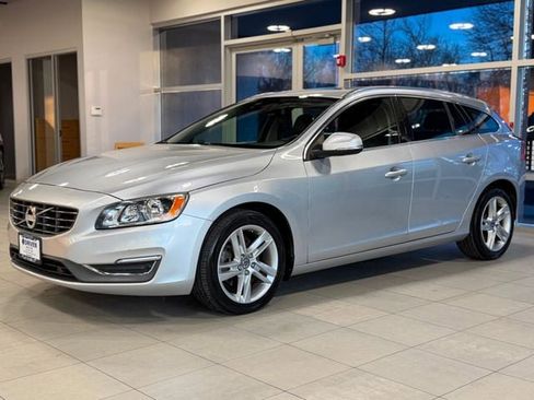 Used 2015 Volvo V60 T5 Premier Plus image 4