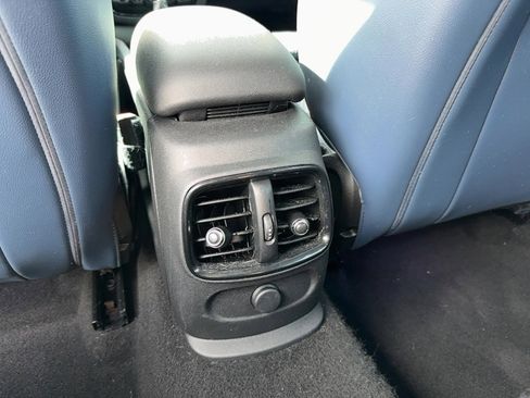 Used 2017 MINI Cooper Clubman image 16