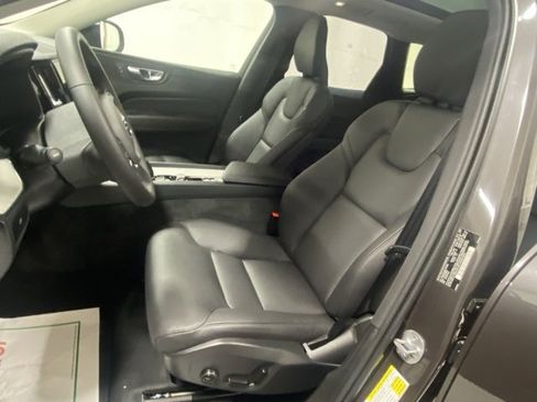 Certified 2025 Volvo XC60 B5 Plus image 11