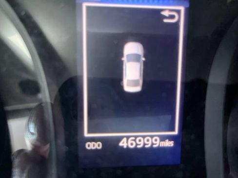 Used 2020 Toyota Camry SE w/ Carpet Mat Package FWD image 7