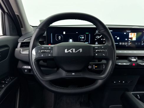 Certified 2024 Kia EV9 Light Long Range RWD image 35