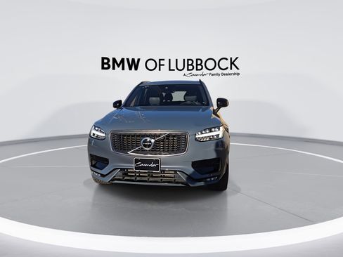 Used 2020 Volvo XC90 T6 R-Design image 3