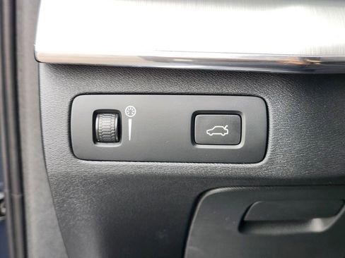 Used 2021 Volvo XC90 T5 Momentum image 23