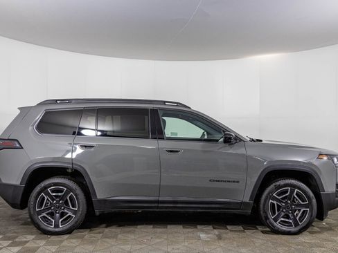 New 2026 Jeep Cherokee Laredo image 12