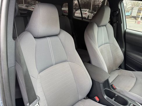 Certified 2024 Toyota Corolla Cross SE w/ Moonroof Package image 18