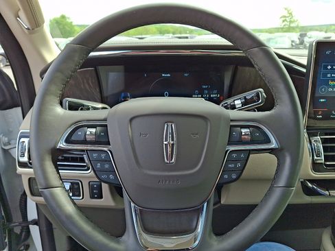 Certified 2023 Lincoln Navigator L Reserve AWD/4WD image 21