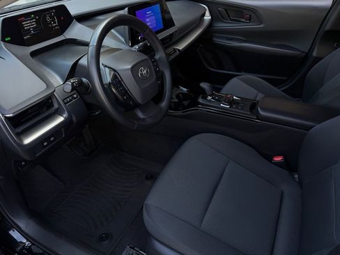 Used 2023 Toyota Prius LE image 17