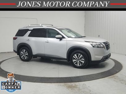 Used 2022 Nissan Pathfinder SL